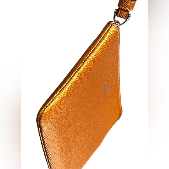 Coach 2018 F21070 RARE Orange Metallic Wristlet! AMAZING CONDITION🔥 - Picture 3 of 10
